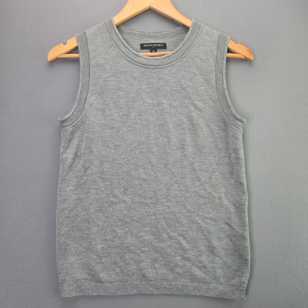 Banana Republic Sweater Vest Crew Neck XS Gray Sleeveless Knit Layering Top
